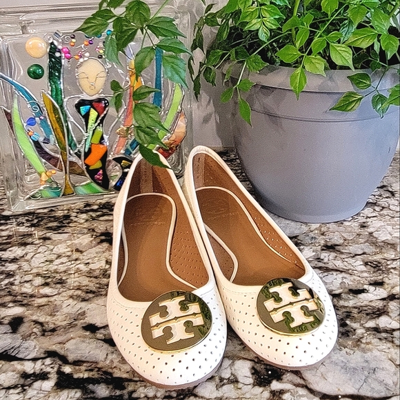 Tory Burch Shoes - NEW Tory Burch Leather Flats